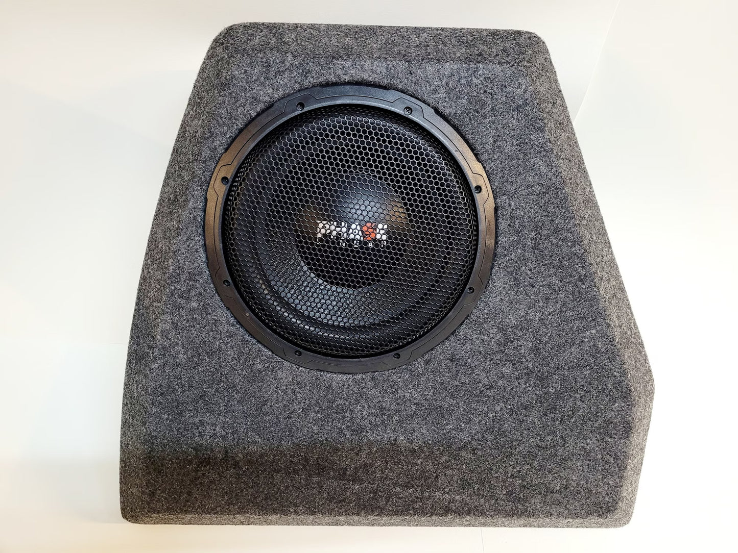 SUB G5• Auto-Subwoofer 200 Watt RMS passgenau für Golf 5 & Golf 6